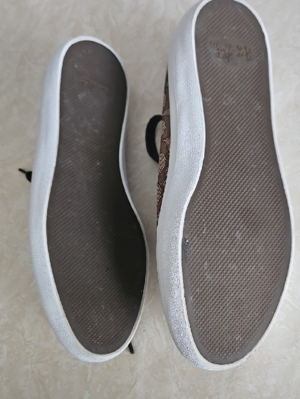 Coach Empire Outline Signature Canvas Sneaker, Size 9B. - Picture 9 of 13